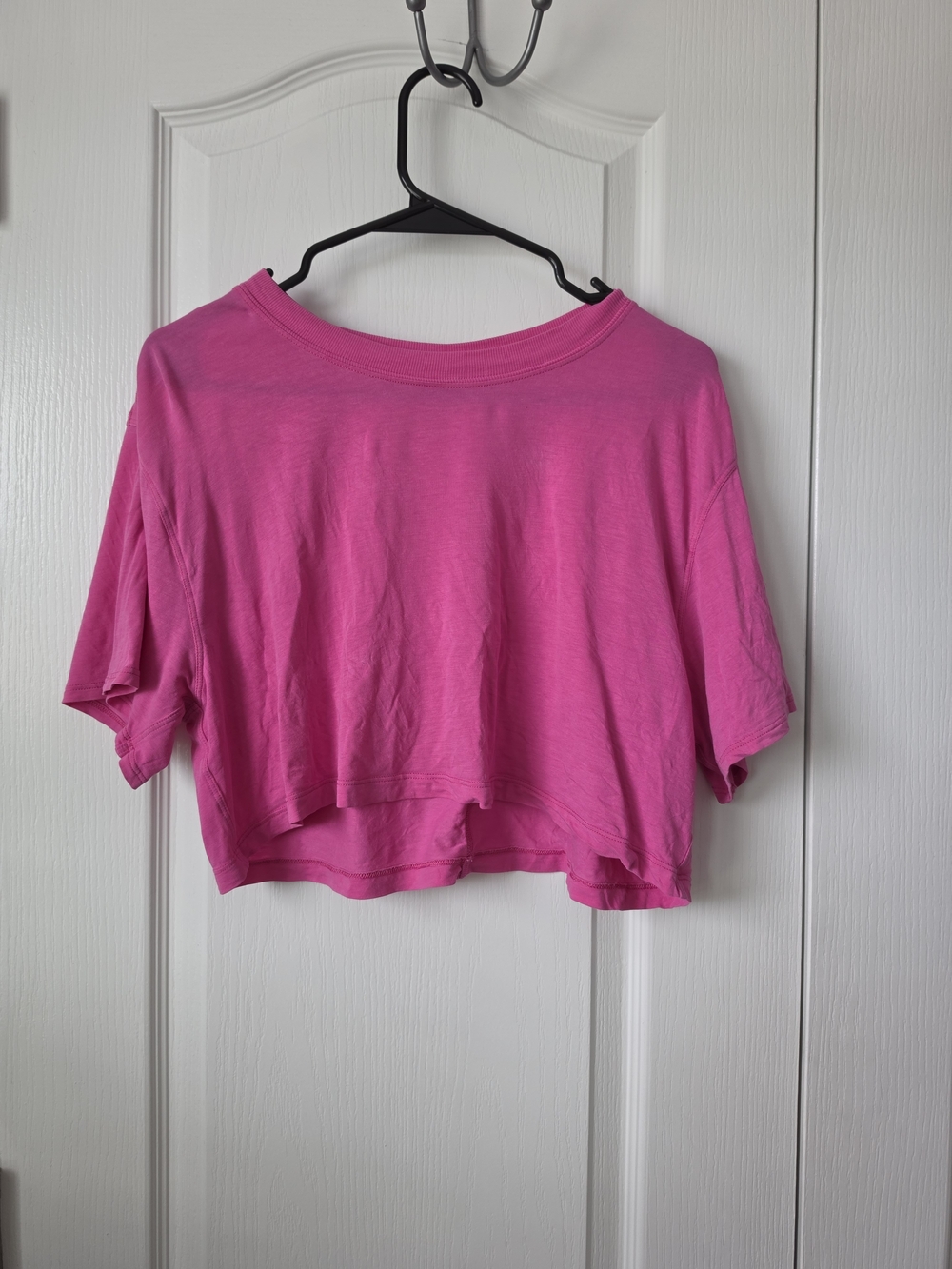 Lululemon Pink Cropped Women’s Tee Size 8-10